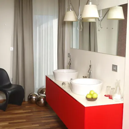 Sun House, Boutique 4*