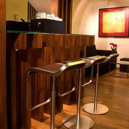 Sun House, Boutique Banovci