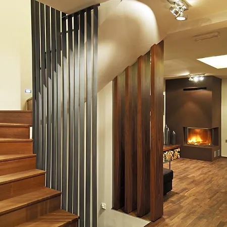 Sun House, Boutique Banovci