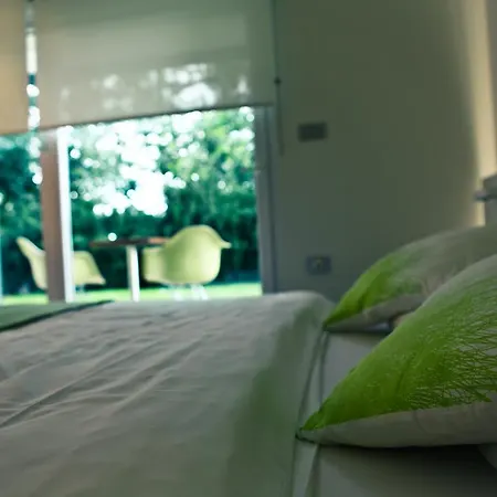 Sun House, Boutique Banovci
